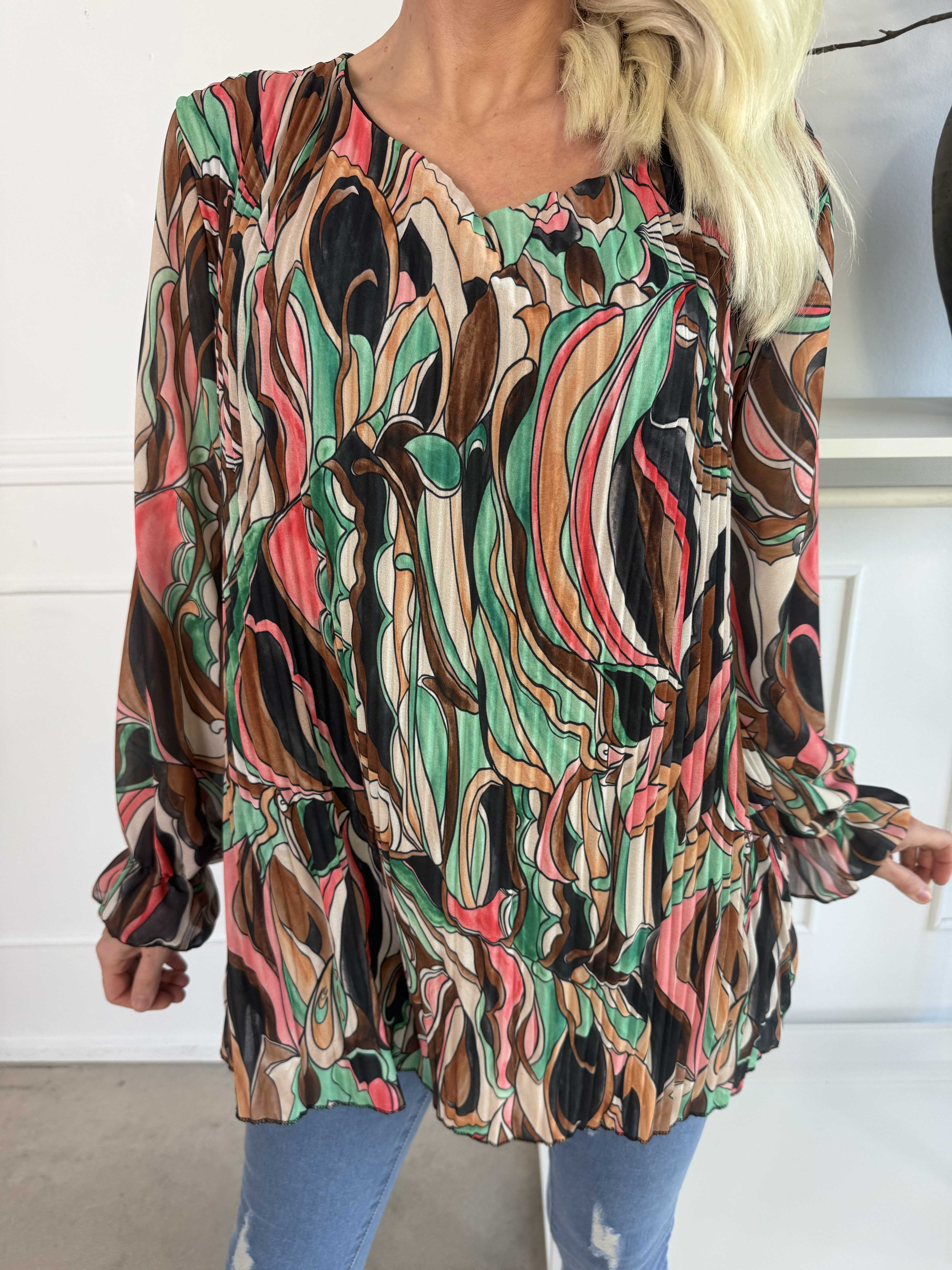 Lilia - Mönstrad plisserad blus